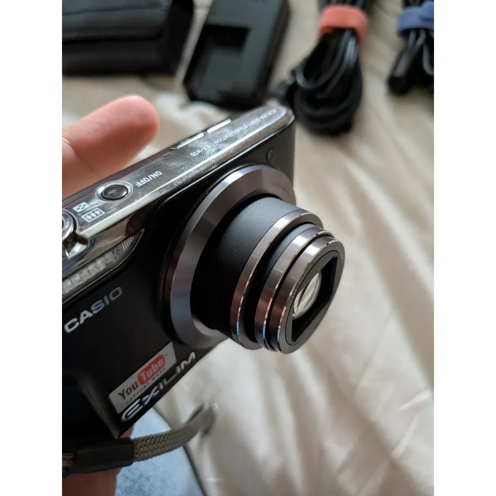 CASIO EX-H10 SR STANDARD Exilim Hi Zoom Digital Camera Silver 12.1MP Optical 10x